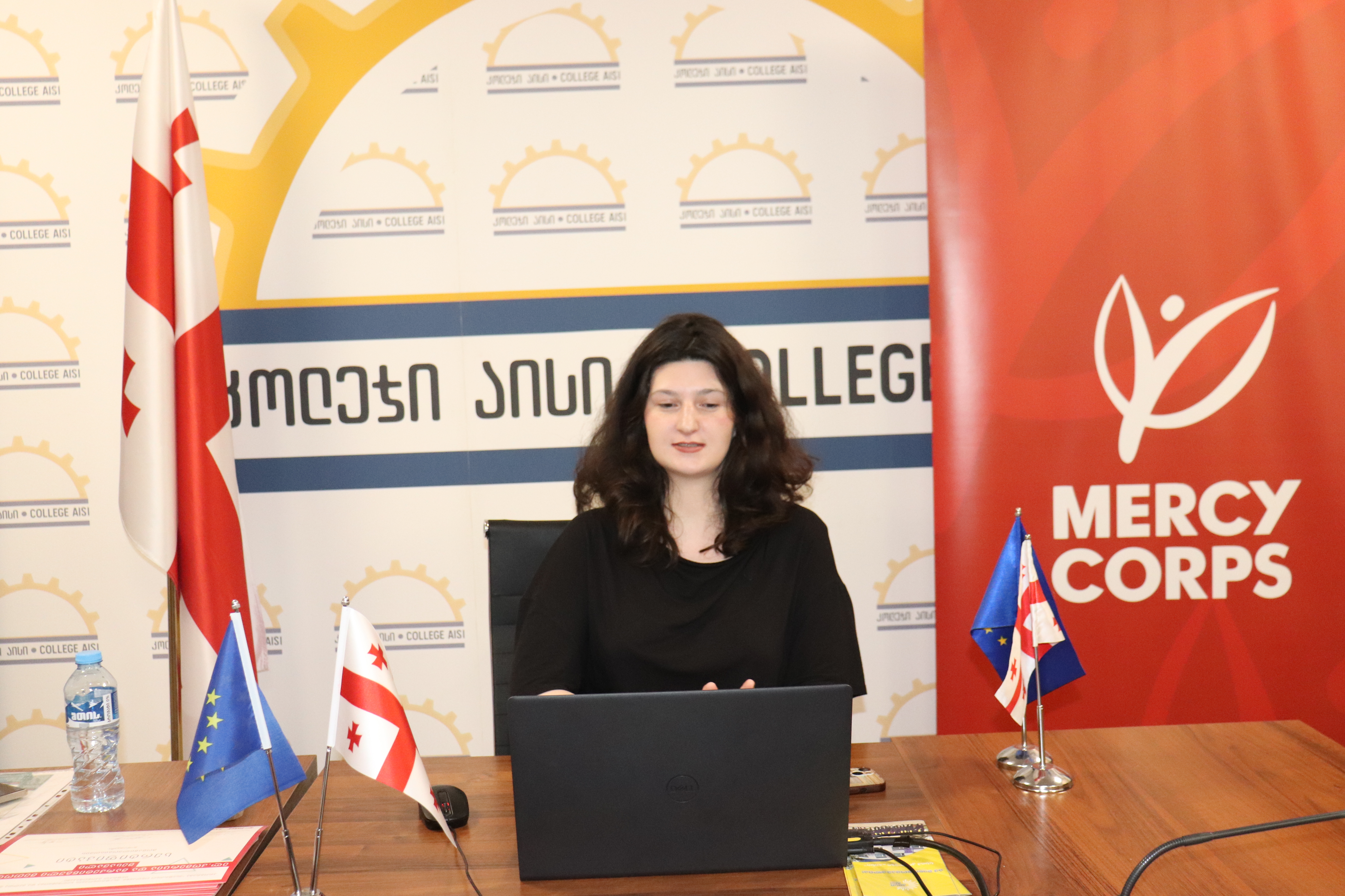 ციფრული უსაფრთხოების შესახებ კოლეჯში „აისი“ ტრენინგი ჩატარდა