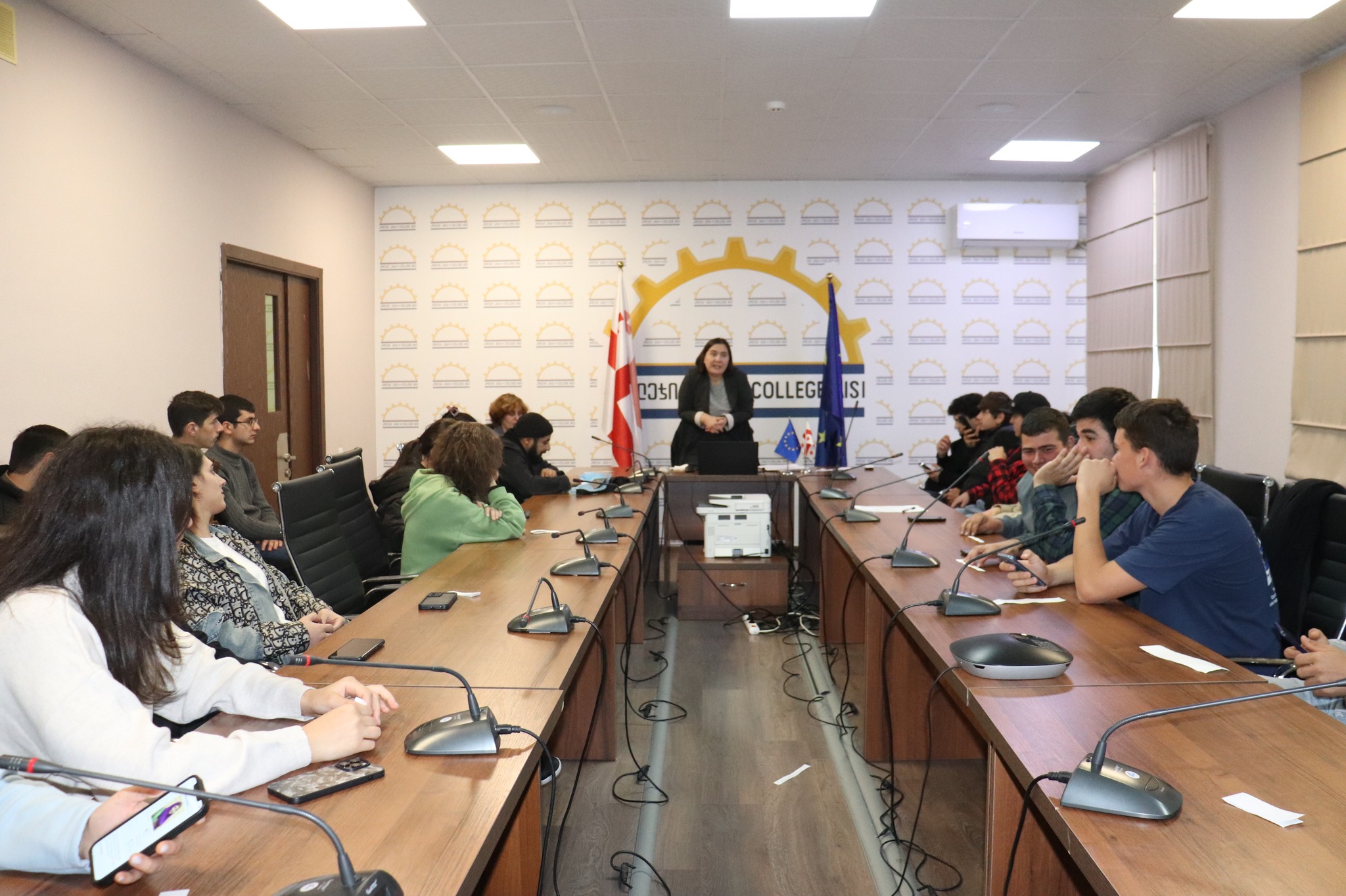 ქალთა უფლებების შესახებ კოლეჯში „აისი“ ტრენინგი გაიმართა